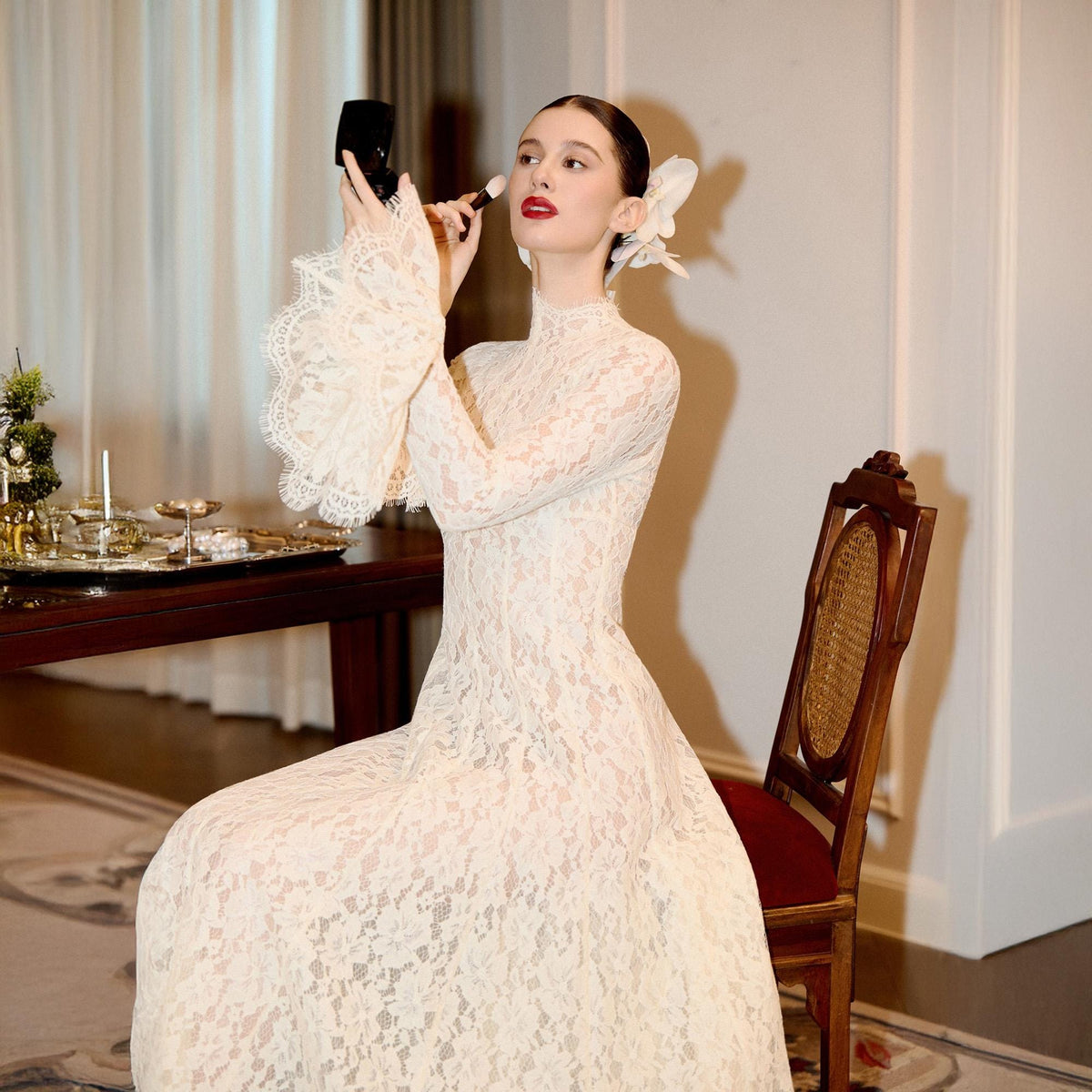 Vintage Lace Wedding Dress Modest Bridal Gown Long Sleeve A Line Bridal Outfit Victorian European Style Romantic Reception Look