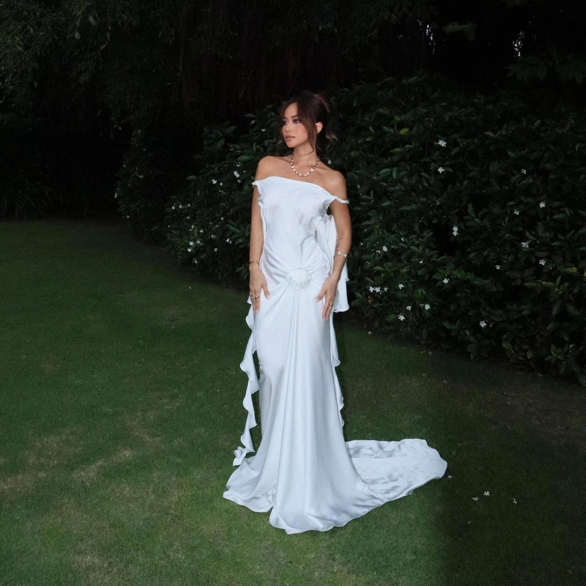 Luxury Silk Wedding Dress, Open Back Satin Bridal Gown, Minimalist Ceremony Attire, Beach Elopement Outfit, Elegant Reception Wear
