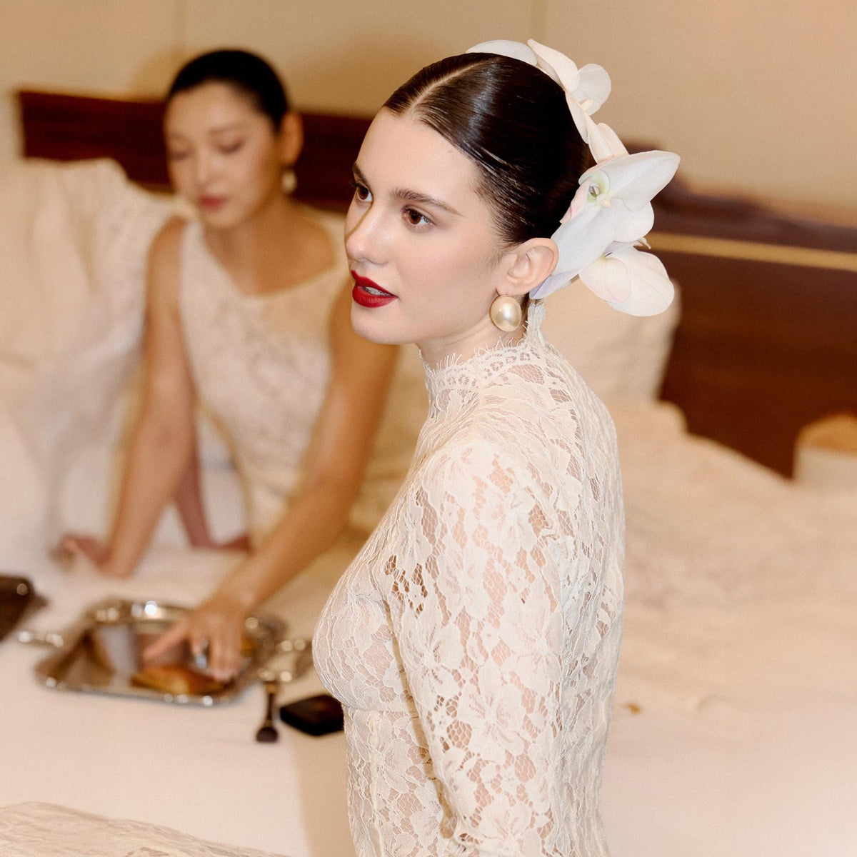 Vintage Lace Wedding Dress Modest Bridal Gown Long Sleeve A Line Bridal Outfit Victorian European Style Romantic Reception Look